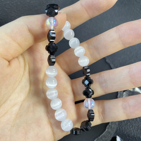 Lucky Black Clover Bracelet, Cat Eye Stone Beaded Stretch Bracelet, Minimalist Handmade Gift for Her