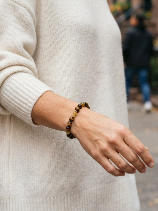 Layering Textures: Pairing Chunky Knits with Smooth Gemstones